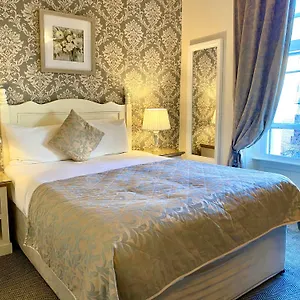 Отель Baggot Court Townhouse, Дублин
